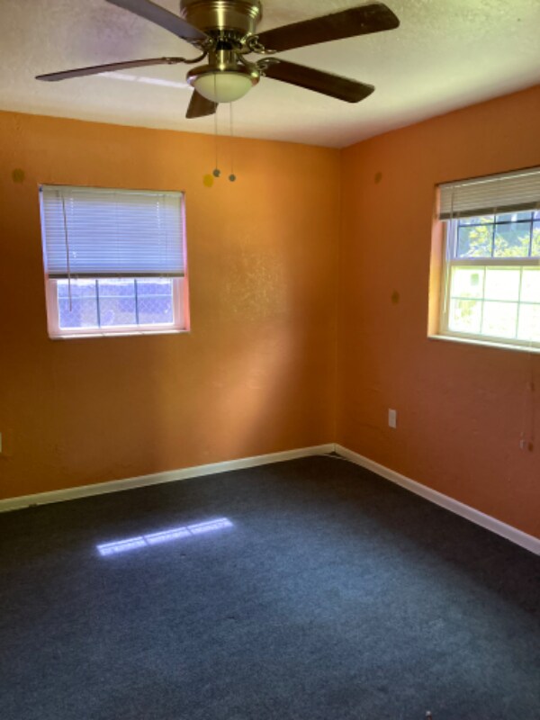 Building Photo - 1615 Avenue E