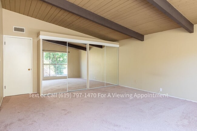 Building Photo - Nice Large 3 Bedroom, 2 Bath House