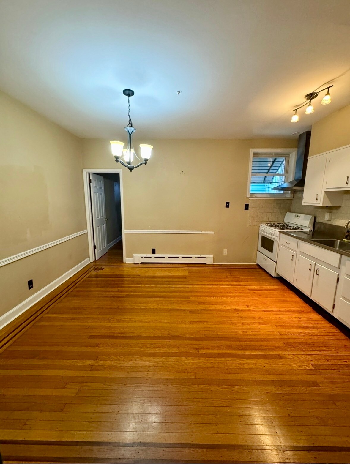 Eat in Kitchen - 1240 Pratt St