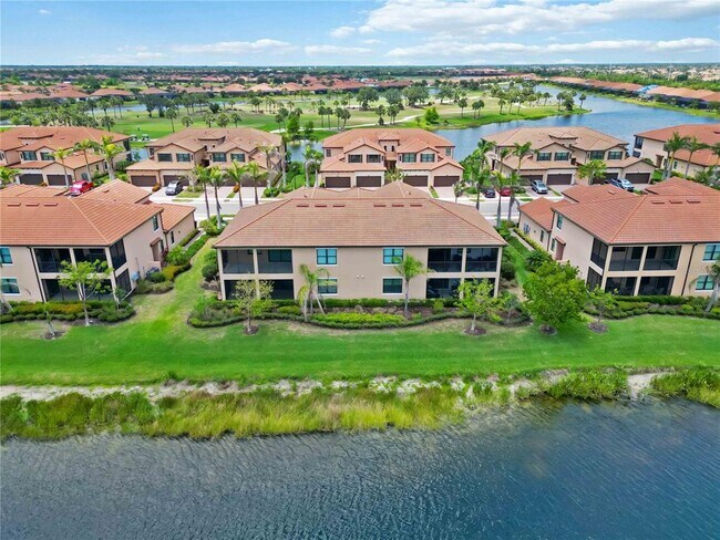 Building Photo - 10805 Tarflower Dr