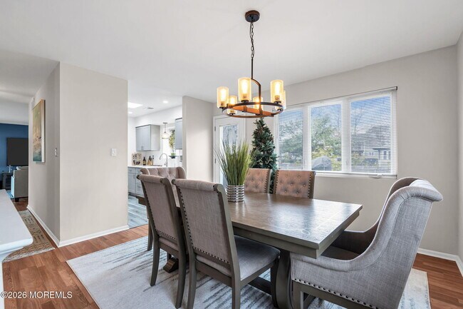 Building Photo - 658 Driftwood Pl