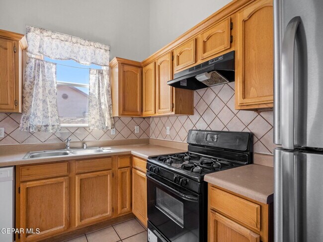 Building Photo - 5416 Roger Maris Dr