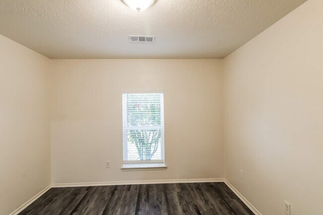 Building Photo - 206 Brandywyne Dr
