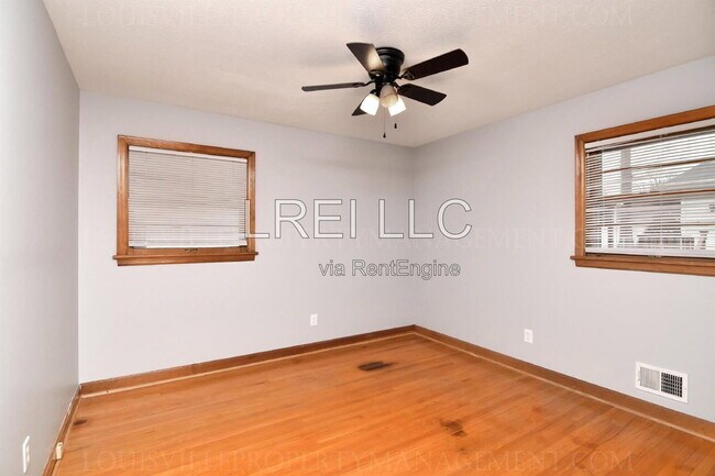 Building Photo - 818 Iroquois Ave