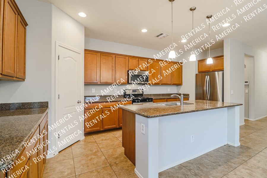 Building Photo - 21271 E Pecan Ln