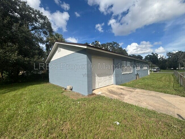 Building Photo - 1020 S Bay Ave