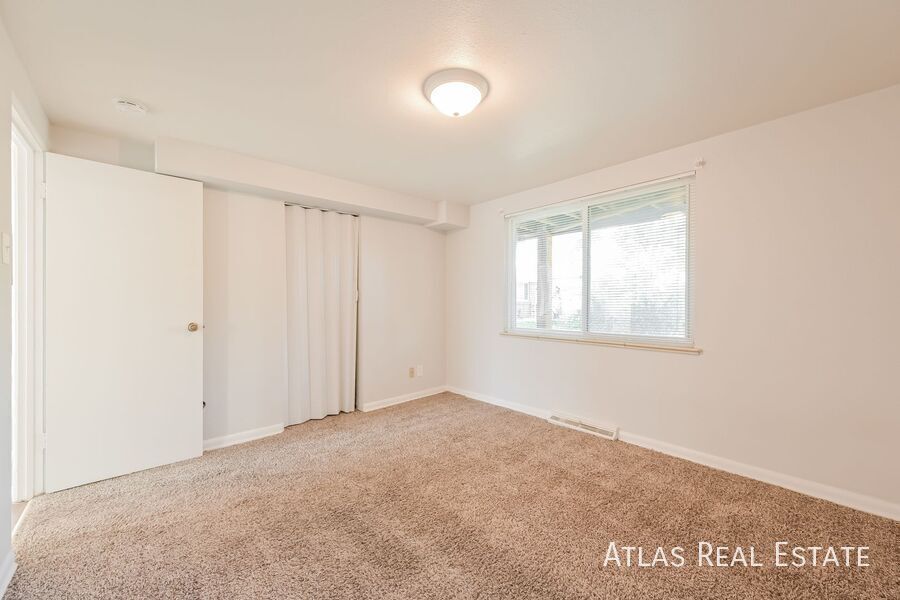 Building Photo - 800 Miller Ct