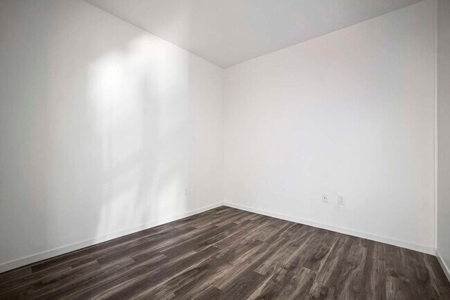 Building Photo - 839 Beacon St