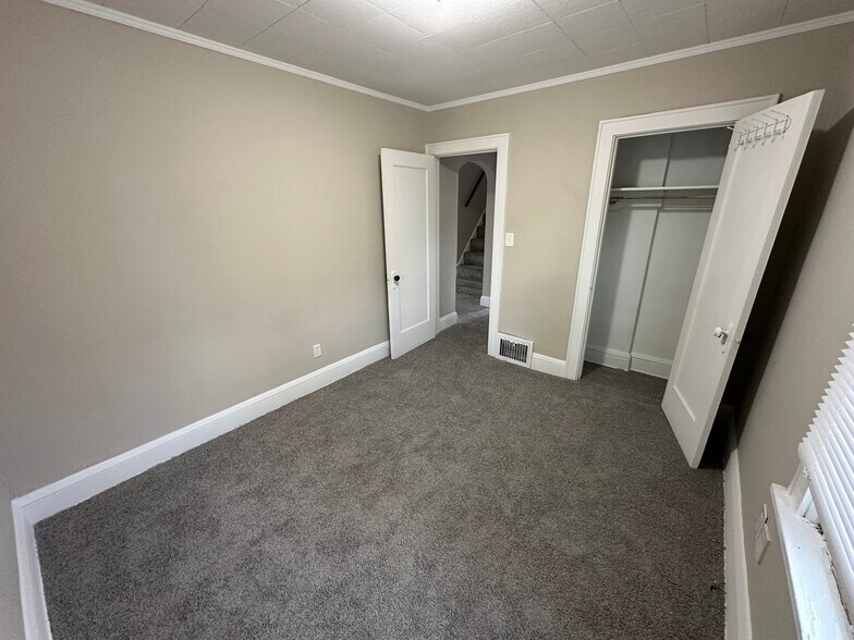 Building Photo - 2886 Norwood St