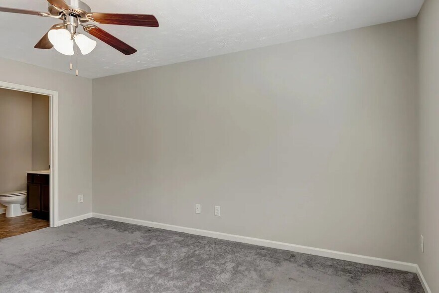 Building Photo - 1752 Sprucedale Dr
