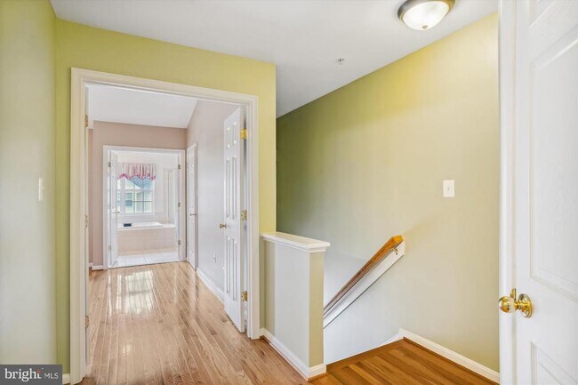 Building Photo - 152 Fieldstone Ct