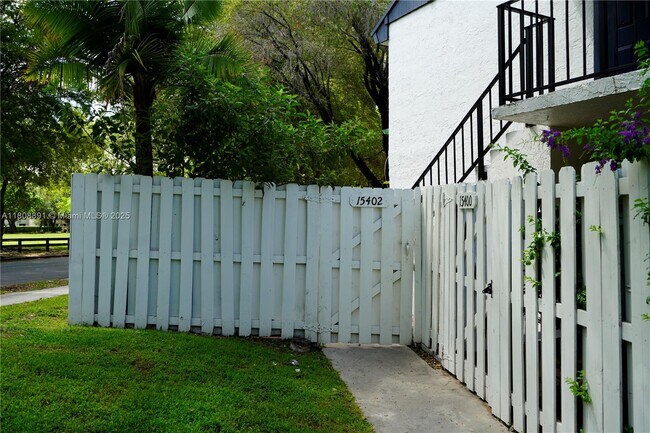 Building Photo - 15402 SW 85th Terrace