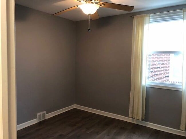 Building Photo - 3 Bedroom Home for rent 19152