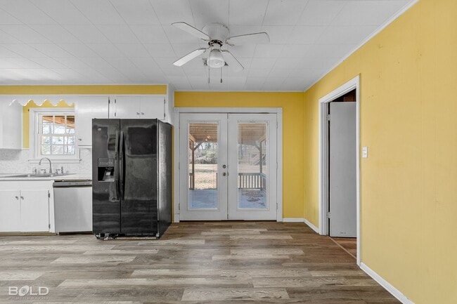 Building Photo - 7062 Winburn Dr