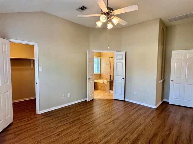 Building Photo - 2303 Corry Crest Cir