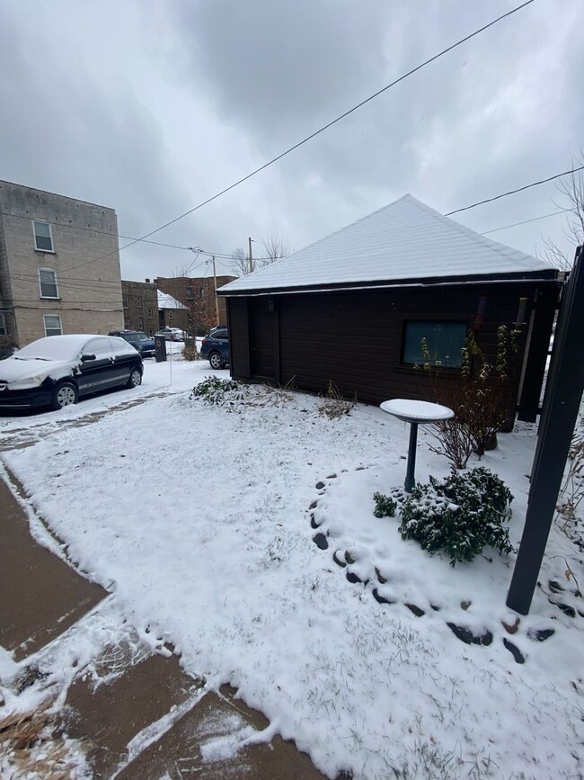 Building Photo - 125 N 9th Ave E