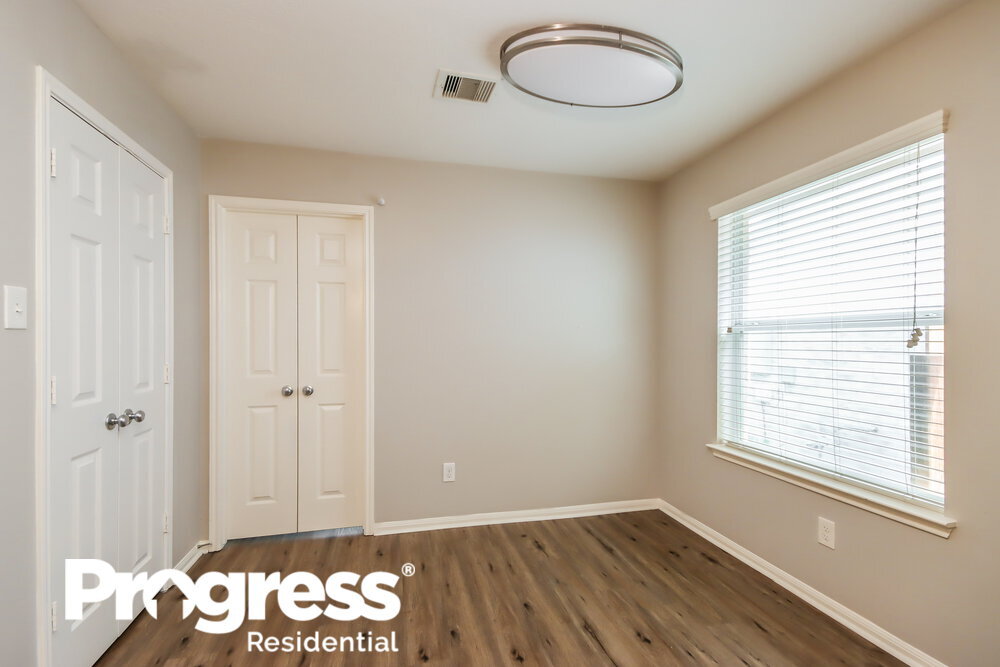Building Photo - 808 Dragonfly Dr