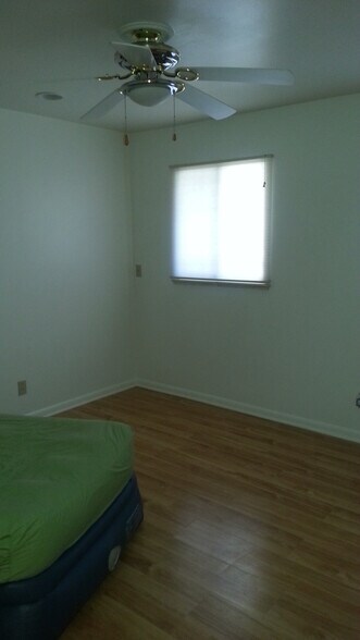 Building Photo - 33 Skyline Dr