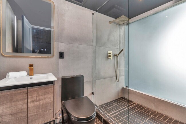 Building Photo - 2683 Blodgett St