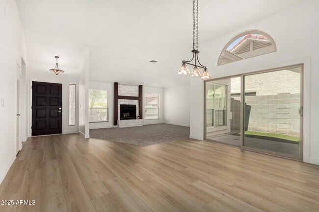 Building Photo - 7139 W McRae Way