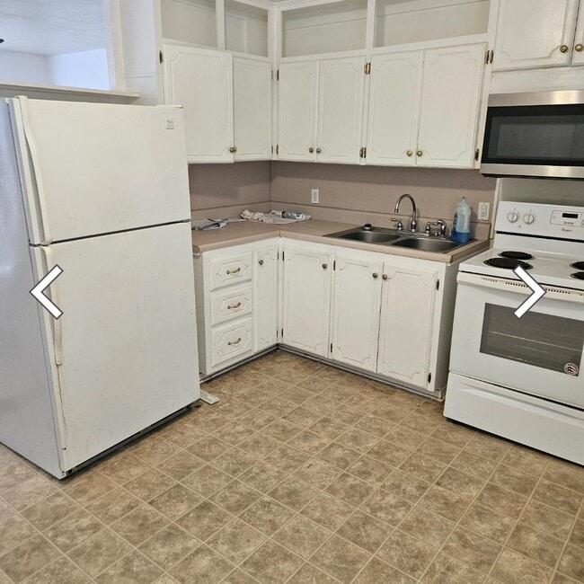 Building Photo - 2324 NW 30th St