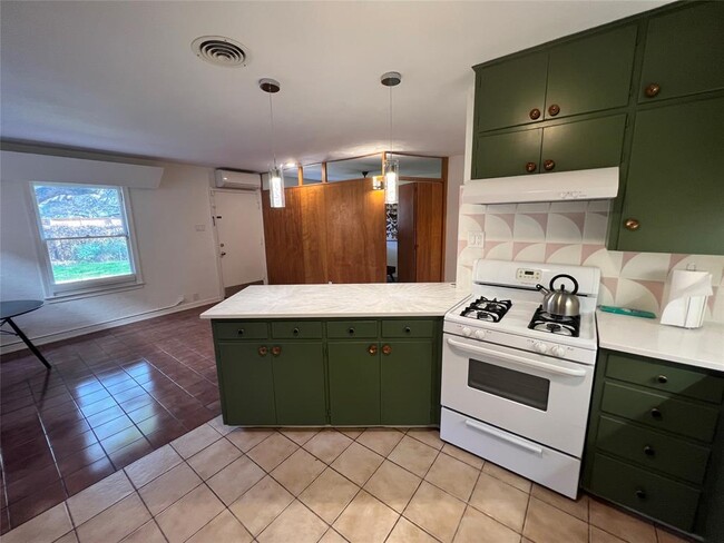 Building Photo - 1511 Chelsea Ln