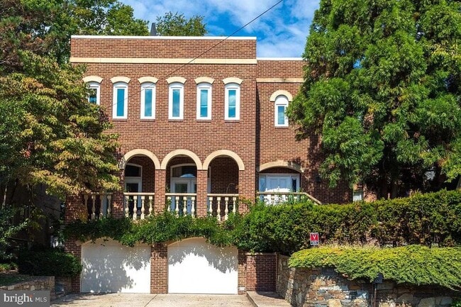 Building Photo - 4611 Charleston Terrace NW