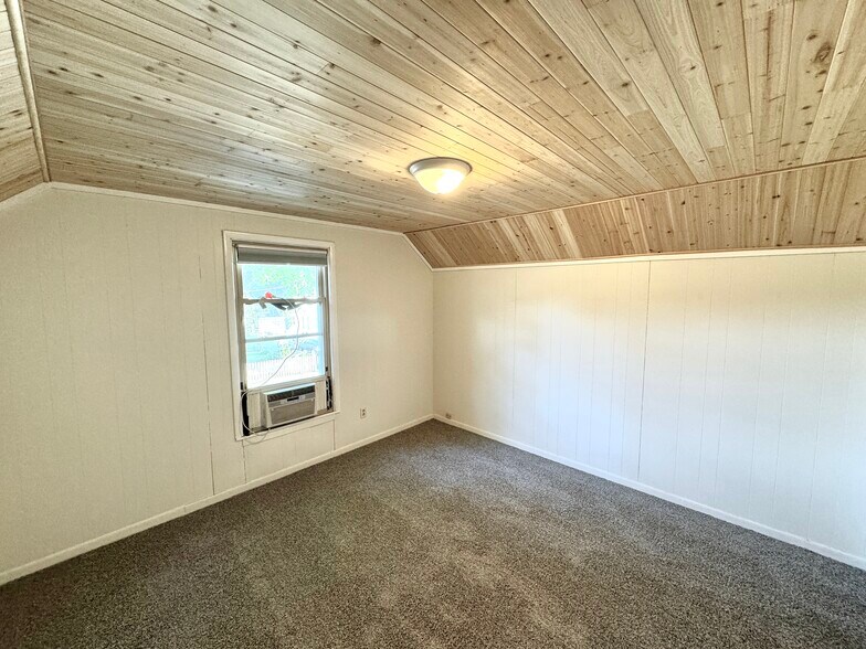 Building Photo - 1100 Michigan Ave