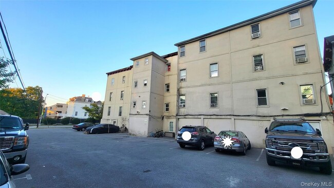 Building Photo - 61 S Hamilton St