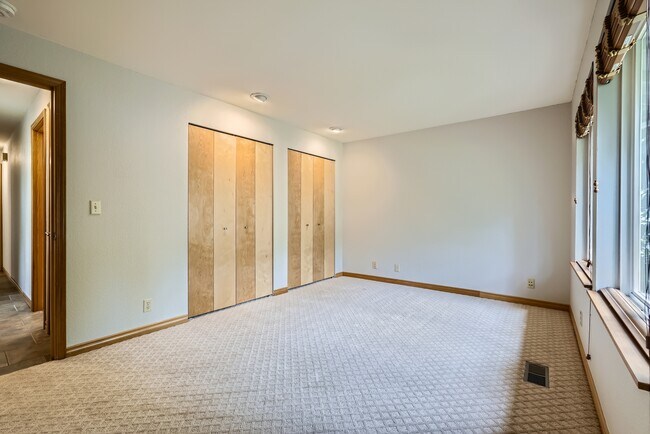 Building Photo - 14935 73rd Ave NE