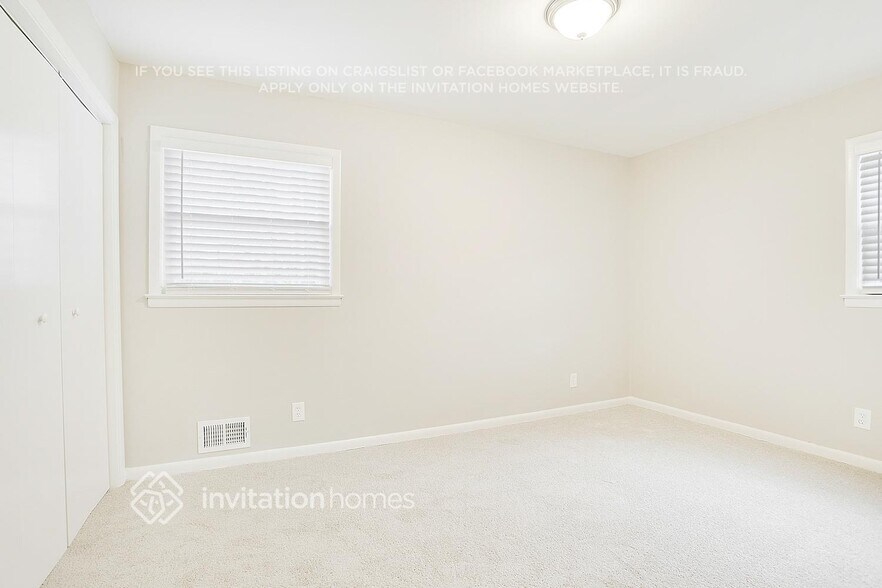 Building Photo - 1588 Hampshire Pl