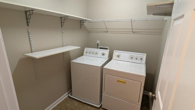 Building Photo - 11714 Stockdale Ct