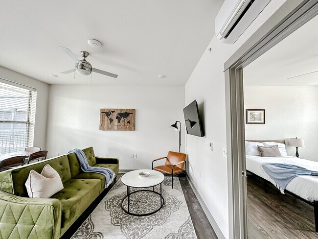 Building Photo - 111 E 4th St