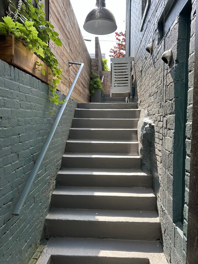 Private outdoor stairwell - 112 4th St NE