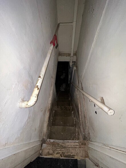 Building Photo - 1338 Gregan Pl