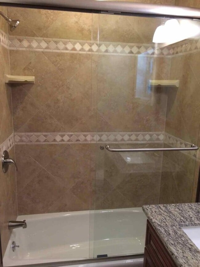 Building Photo - 71 Suffolk Ave