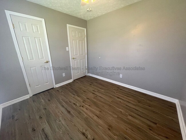 Building Photo - 2139 Ember Brook Ln
