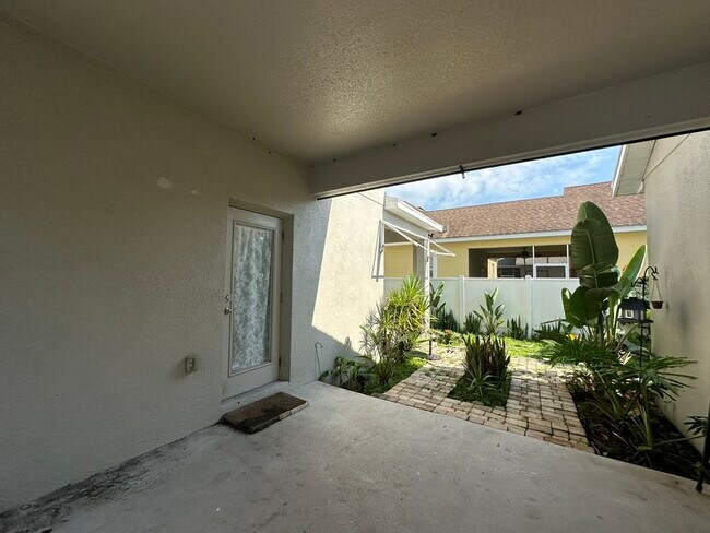 Building Photo - 6979 Bluestem Rd