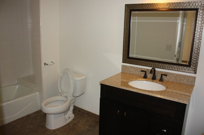 Building Photo - 612 Norris Rd