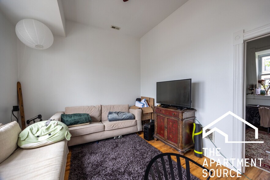 Building Photo - 1653 S Throop St