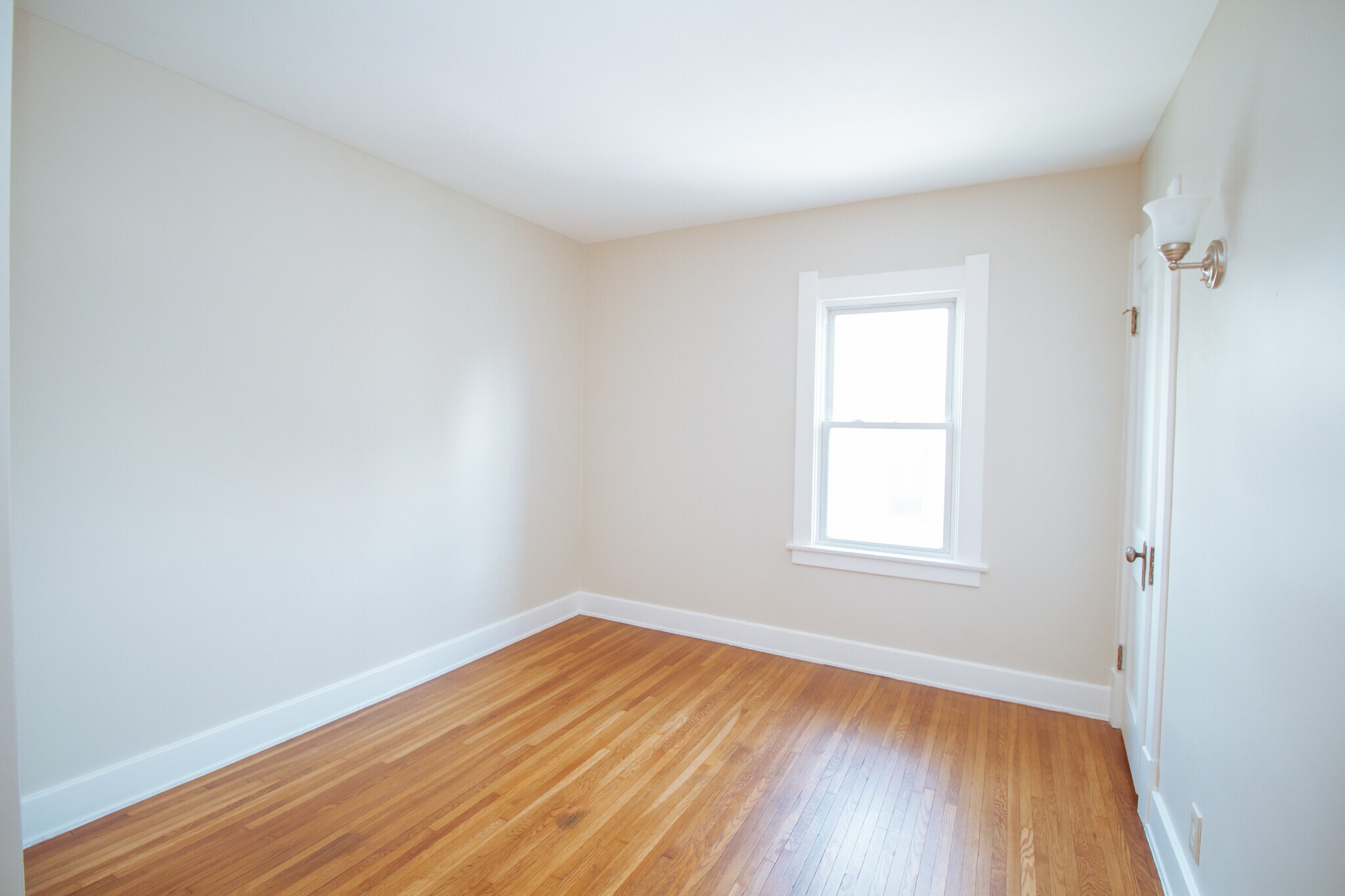 Building Photo - 4122 Fairview Dr