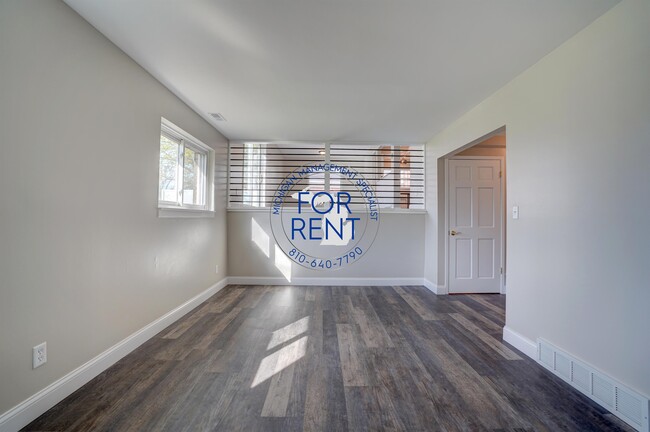 Building Photo - 5093 Spinning Wheel Dr