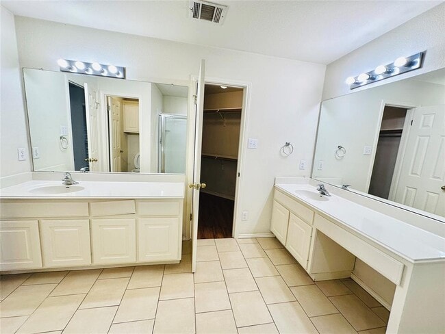 Building Photo - 1101 Hunter's Creek Dr