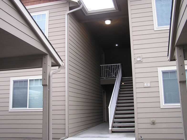 Building Photo - 48 Beacon Dr