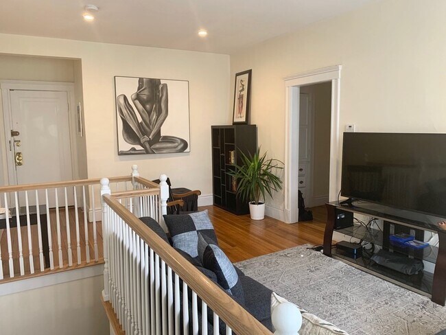 Building Photo - 224 Jamaicaway