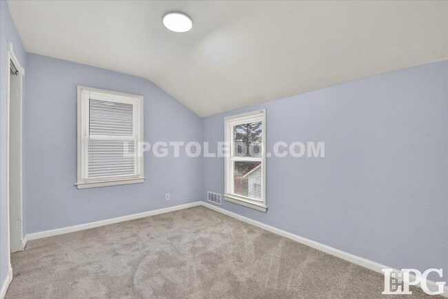 Building Photo - 1665 Burgoyne Dr