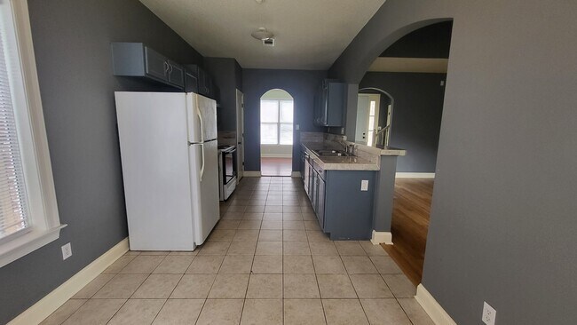 Building Photo - 4986 Wilburn Ave