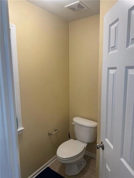 Building Photo - 160 Finchley Dr