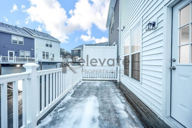 Building Photo - 6851 Dunton Rd