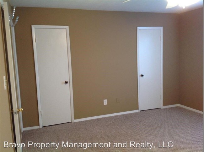 Building Photo - 3072-3078 Destin Cir